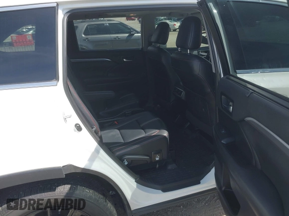 2019 Toyota Highlander SE with VIN 5TDJZRFH0KS620178, listed as a IAAI auction lot 41829974 with 73,701 mi miles. Bid and sale history available at carsss.com. Image 8.