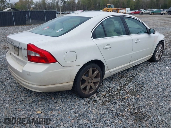 2008 Volvo S80 3.2L with VIN YV1AS982781059118, listed as a IAAI auction lot 41868957 with 185,529 mi miles. Bid and sale history available at carsss.com. Image 4.