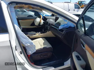 2019 Lexus RX 350L Premium z VIN JTJGZKCA1K2012487, wystawiony jako IAAI lot #42119686 z przebiegiem 76 756 mil mil oraz . Historia ofert i sprzedaży dostępna na DreamBid. Obrazek 5.