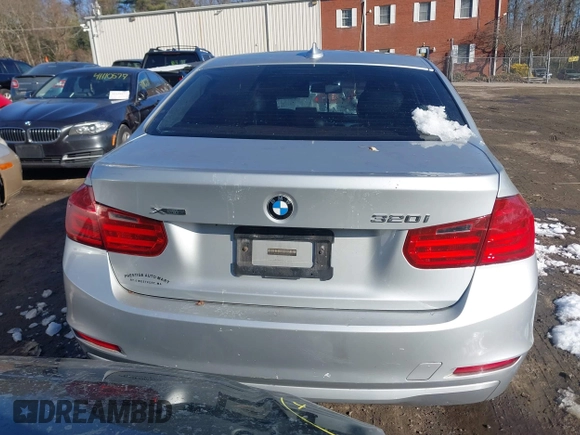 2014 BMW 3 Series 320i xDrive with VIN WBA3C3G51ENR25515, listed as a IAAI auction lot 41150558 with Not Provided miles. Bid and sale history available at carsss.com. Image 16.
