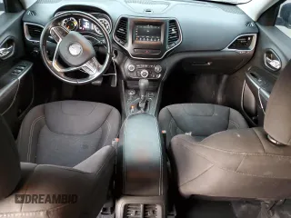 2020 Jeep Cherokee Latitude with VIN 1C4PJMCBXLD555020, listed as a Copart auction lot 87335284 with 137,121 mi miles and Salvage Title. Bid and sale history available at carsss.com. Image 8.