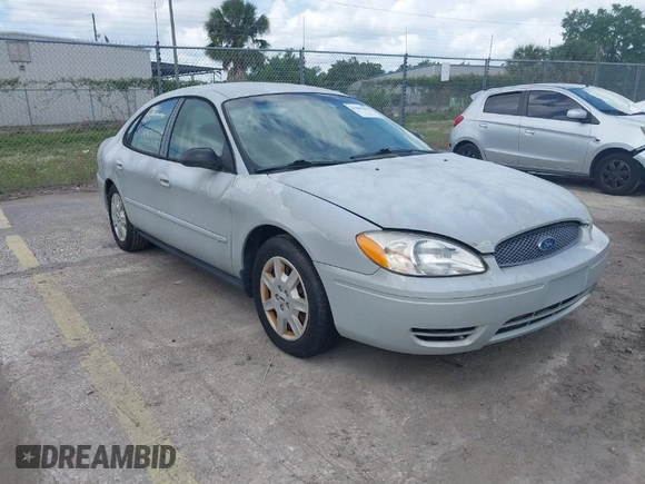 2006 Ford Taurus SE with VIN 1FAFP53U56A209213, listed as a IAAI auction lot 42009423 with 118,083 mi miles. Bid and sale history available at carsss.com. Image 1.