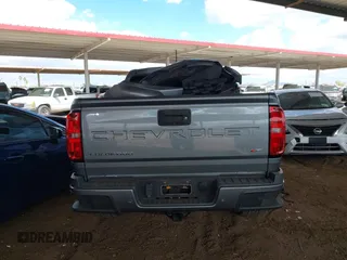 2021 Chevrolet Colorado 4WD Z71 z VIN 1GCGTDEN1M1168618, wystawiony jako IAAI lot #41683565 z przebiegiem 57 697 mil mil oraz . Historia ofert i sprzedaży dostępna na DreamBid. Obrazek 17.