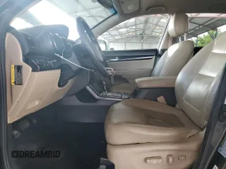 2012 Kia Sorento EX с VIN 5XYKU4A64CG261606, выставлен на аукционе Copart как лот 60863835 с пробегом 196 380 миль миль и Списание • Salvage title. История ставок и продаж доступна на DreamBid. Изображение 7.
