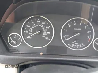 2017 BMW 3 Series 320i z VIN WBA8E1G3XHNU15607, wystawiony jako IAAI lot #42117103 z przebiegiem Nie podano mil oraz . Historia ofert i sprzedaży dostępna na DreamBid. Obrazek 7.