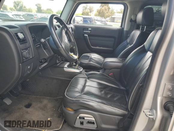 2006 Hummer H3 z VIN 5GTDN136568143263, wystawiony jako Copart lot #54889795 z przebiegiem 321 489 mil mil oraz Tytuł czysty. Historia ofert i sprzedaży dostępna na DreamBid. Obrazek 7.