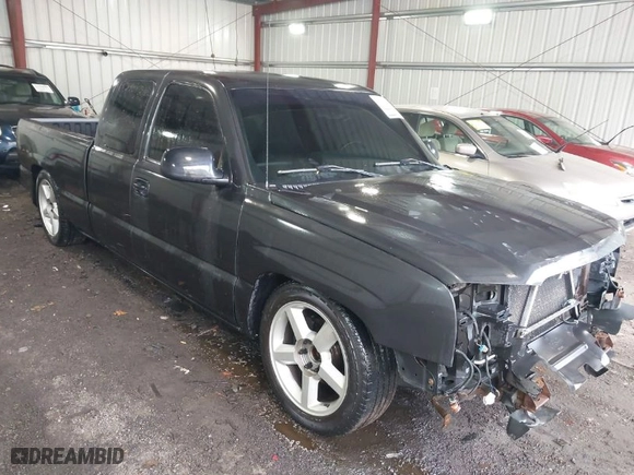 2005 Chevrolet Silverado 1500 LS with VIN 2GCEC19V151298149, listed as a IAAI auction lot 41904701 with 260,054 mi miles. Bid and sale history available at carsss.com. Image 1.