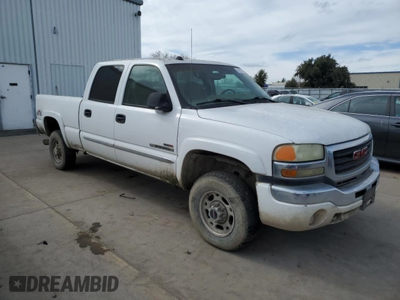 2004 GMC Sierra 2500HD SLE z VIN 1GTHK23104F109770, wystawiony jako Copart lot #46100875 z przebiegiem 101 723 mil mil oraz Szkoda całkowita • Salvage title. Historia ofert i sprzedaży dostępna na DreamBid. Obrazek 4.