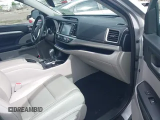 2018 Toyota Highlander SE с VIN 5TDJZRFH1JS545568, выставлен на аукционе IAAI как лот 42582513 с пробегом 120 695 миль миль и . История ставок и продаж доступна на DreamBid. Изображение 5.