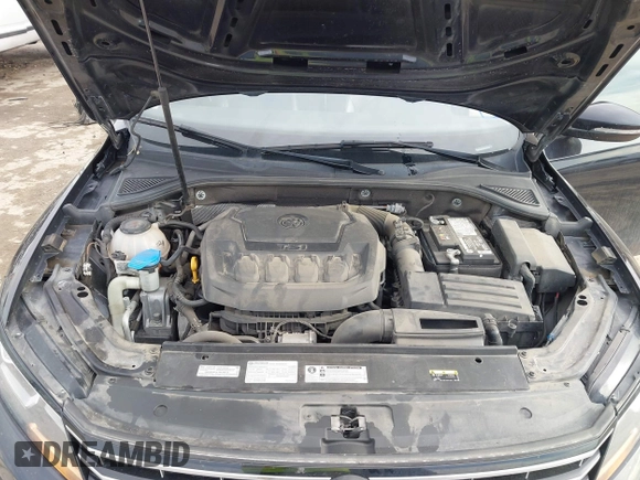 2019 Volkswagen Passat 2.0T Wolfsburg Edition with VIN 1VWLA7A31KC008439, listed as a IAAI auction lot 41472658 with 105,164 mi miles. Bid and sale history available at carsss.com. Image 10.