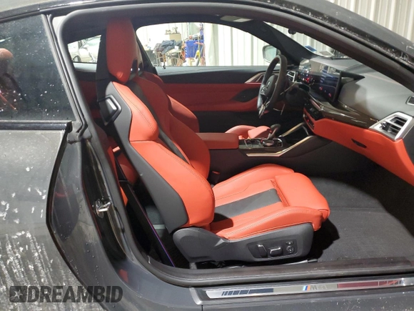 2025 BMW M4 Competition xDrive z VIN WBS33HK02SCS92678, wystawiony jako Copart lot #88839855 z przebiegiem 4 304 mil mil oraz Szkoda całkowita • Salvage title. Historia ofert i sprzedaży dostępna na DreamBid. Obrazek 10.
