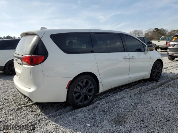 2020 Chrysler Pacifica Touring with VIN 2C4RC1FG4LR249923, listed as a Copart auction lot 48954015 with 167,733 mi miles and Clean Title. Bid and sale history available at carsss.com. Image 3.