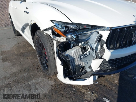 2022 Maserati Levante with VIN ZN661YUM0NX391750, listed as a IAAI auction lot 41436442 with 3,293 mi miles and . Bid and sale history available at DreamBid. Image 6.