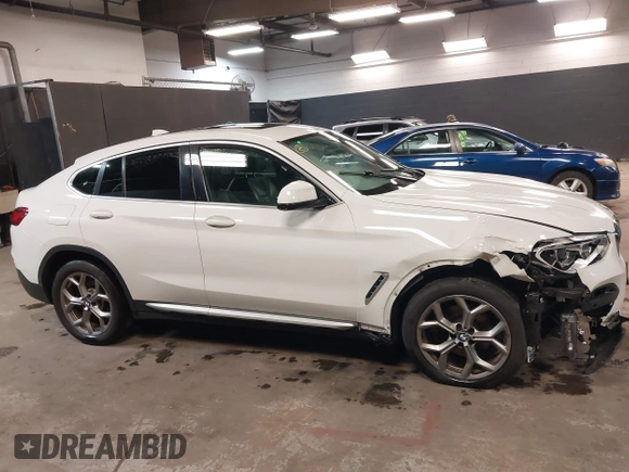 2020 BMW X4 xDrive30i with VIN 5UX2V1C08LLE68011, listed as a IAAI auction lot 41389958 with 119,391 mi miles. Bid and sale history available at carsss.com. Image 13.
