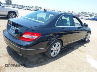 2008 Mercedes-Benz C 300 Sport z VIN WDDGF54X38F062377, wystawiony jako IAAI lot #42483313 z przebiegiem Nie podano mil oraz . Historia ofert i sprzedaży dostępna na DreamBid. Obrazek 4.