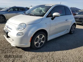 2015 FIAT 500e with VIN 3C3CFFGE8FT620367, listed as a Copart auction lot 85784474 with 50,765 mi miles and Clean Title. Bid and sale history available at carsss.com. Image 1.