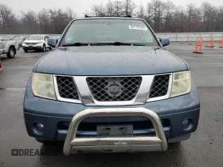 2005 Nissan Pathfinder SE z VIN 5N1AR18W65C705332, wystawiony jako Copart lot #86779704 z przebiegiem 119 877 mil mil oraz Czysty tytuł • Clean title. Historia ofert i sprzedaży dostępna na DreamBid. Obrazek 5.