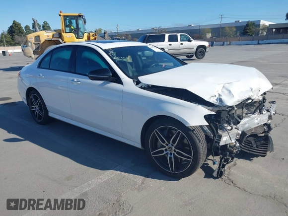 2019 Mercedes-Benz E 300 with VIN WDDZF4JB1KA686212, listed as a IAAI auction lot 41891840 with 30,088 mi miles and . Bid and sale history available at DreamBid. Image 1.