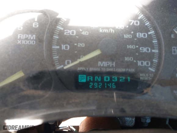 2000 Chevrolet Silverado 1500 with VIN 1GCEC14VXYE123537, listed as a IAAI auction lot 41709768 with 292,146 mi miles. Bid and sale history available at carsss.com. Image 7.