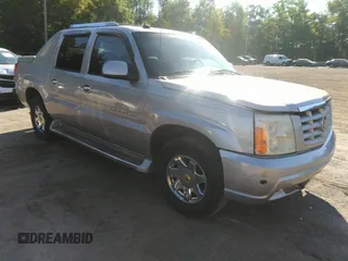 2005 Cadillac Escalade EXT z VIN 3GYEK62NX5G288196, wystawiony jako IAAI lot #42288294 z przebiegiem 94 464 mil mil oraz . Historia ofert i sprzedaży dostępna na DreamBid. Obrazek 1.