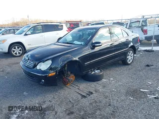 2007 Mercedes-Benz C 280 Luxury z VIN WDBRF92H07F895573, wystawiony jako IAAI lot #41342955 z przebiegiem 77 221 mil mil oraz . Historia ofert i sprzedaży dostępna na DreamBid. Obrazek 2.