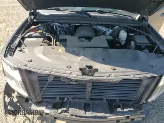 2017 Chevrolet Tahoe Premier z VIN 1GNSKCKC6HR251180, wystawiony jako Copart lot #61505935 z przebiegiem 142 525 mil mil oraz Szkoda całkowita • Salvage title. Historia ofert i sprzedaży dostępna na DreamBid. Obrazek 17.