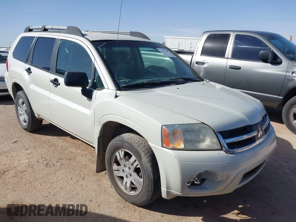 2008 Mitsubishi Endeavor LS with VIN 4A4MN21S28E043499, listed as a IAAI auction lot 41671486 with 194,885 mi miles. Bid and sale history available at carsss.com. Image 1.