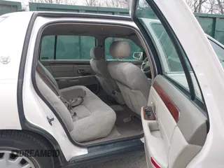 1998 Cadillac DeVille z VIN 1G6KD54YXWU800156, wystawiony jako IAAI lot #41820044 z przebiegiem Nie podano mil oraz . Historia ofert i sprzedaży dostępna na DreamBid. Obrazek 8.