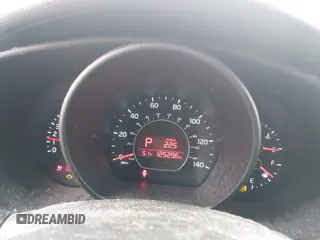 2014 Kia Soul with VIN KNDJN2A20E7702271, listed as a IAAI auction lot 41555814 with 125,296 mi miles. Bid and sale history available at carsss.com. Image 7.