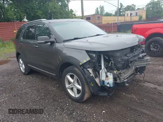 2019 Ford Explorer XLT z VIN 1FM5K7D89KGA50572, wystawiony jako IAAI lot #42551992 z przebiegiem 73 532 mil mil oraz . Historia ofert i sprzedaży dostępna na DreamBid. Obrazek 1.