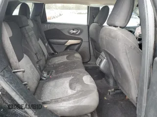 2018 Jeep Cherokee Latitude с VIN 1C4PJLCB6JD565079, выставлен на аукционе Copart как лот 88701235 с пробегом Не указан миль и Списание • Salvage title. История ставок и продаж доступна на DreamBid. Изображение 12.