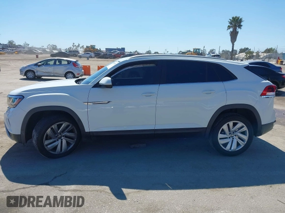 2020 Volkswagen Atlas with VIN 1V2YC2CA4LC205011, listed as a IAAI auction lot 42233807 with 39,084 mi miles and . Bid and sale history available at DreamBid. Image 14.