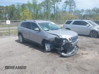 2019 Jeep Cherokee Latitude with VIN 1C4PJLCB7KD114583, listed as a IAAI auction lot 41908161 with 42,286 mi miles. Bid and sale history available at carsss.com. Image 1.