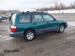2001 Subaru Forester L with VIN JF1SF63501G733293, listed as a IAAI auction lot 41922722 with 333,291 mi miles. Bid and sale history available at carsss.com. Image 4.