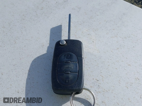 2000 Volkswagen Golf с VIN WVWBC21J6YW629905, выставлен на аукционе IAAI как лот 41966411 с пробегом 182 703 миль миль и . История ставок и продаж доступна на DreamBid. Изображение 11.