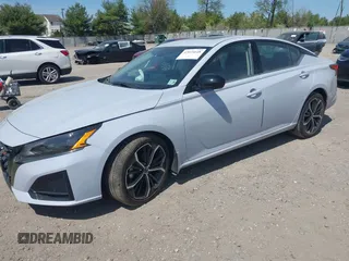 2024 Nissan Altima SR z VIN 1N4BL4CVXRN400409, wystawiony jako IAAI lot #42075648 z przebiegiem 9 108 mil mil oraz . Historia ofert i sprzedaży dostępna na DreamBid. Obrazek 18.
