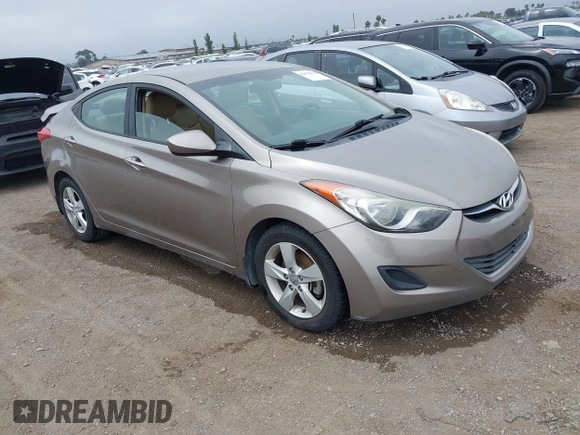 2013 Hyundai Elantra GLS z VIN 5NPDH4AE4DH424348, wystawiony jako IAAI lot #42472170 z przebiegiem 116 574 mil mil oraz . Historia ofert i sprzedaży dostępna na DreamBid. Obrazek 1.