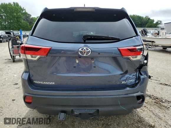 2018 Toyota Highlander SE with VIN 5TDJZRFH9JS858688, listed as a Copart auction lot 55343275 with 103,287 mi miles and Salvage title. Bid and sale history available at DreamBid. Image 6.