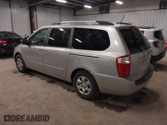 2010 Kia Sedona LX with VIN KNDMG4C35A6330998, listed as a IAAI auction lot 41833978 with 161,452 mi miles. Bid and sale history available at carsss.com. Image 3.