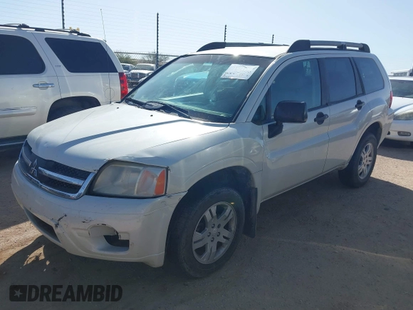 2008 Mitsubishi Endeavor LS with VIN 4A4MN21S28E043499, listed as a IAAI auction lot 41671486 with 194,885 mi miles. Bid and sale history available at carsss.com. Image 2.