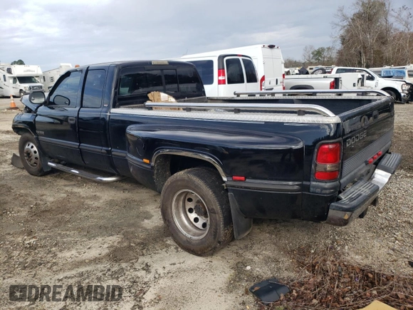 1998 Dodge Ram 3500 with VIN 1B7MC33D3WJ140586, listed as a Copart auction lot 82526774 with 0 mi miles and Salvage Title. Bid and sale history available at carsss.com. Image 3.