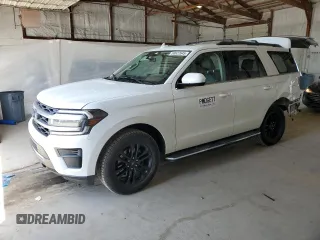 2022 Ford Expedition XLT z VIN 1FMJU1JTXNEA07101, wystawiony jako Copart lot #56622645 z przebiegiem 53 971 mil mil oraz Szkoda całkowita • Salvage title. Historia ofert i sprzedaży dostępna na DreamBid. Obrazek 1.