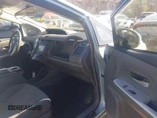 2014 Toyota Prius Two with VIN JTDZN3EU2E3333540, listed as a IAAI auction lot 41316701 with 33,465 mi miles and . Bid and sale history available at DreamBid. Image 5.