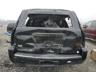 2020 GMC Yukon XL Denali with VIN 1GKS2HKJ7LR198247, listed as a Copart auction lot 43796095 with 89,557 mi miles and Salvage Title. Bid and sale history available at carsss.com. Image 6.