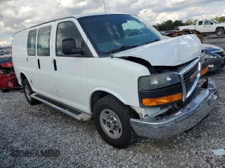 2014 GMC Savana Cargo Van with VIN 1GTW7FCA8E1912289, listed as a Copart auction lot 73040424 with 95,815 mi miles and Salvage Title. Bid and sale history available at carsss.com. Image 4.