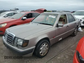 1993 Mercedes-Benz 400 with VIN WDBEA34EXPB944380, listed as a Copart auction lot 73791114 with 143,014 mi miles and Salvage Title. Bid and sale history available at carsss.com. Image 1.