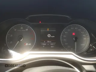 2013 Audi S4 Premium Plus z VIN WAUBGAFL1DA227349, wystawiony jako Copart lot #54449925 z przebiegiem 115 844 mil mil oraz Szkody całkowita. Historia ofert i sprzedaży dostępna na DreamBid. Obrazek 9.