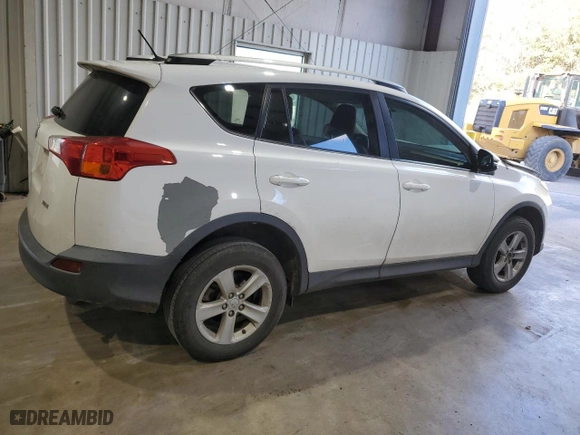 2013 Toyota RAV4 XLE with VIN 2T3WFREV6DW020868, listed as a Copart auction lot 85493634 with 137,834 mi miles and Salvage Title. Bid and sale history available at carsss.com. Image 3.