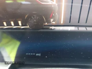 2024 Cadillac LYRIQ Luxury z VIN 1GYKPRRK6RZ104038, wystawiony jako IAAI lot #41521504 z przebiegiem Nie podano mil oraz . Historia ofert i sprzedaży dostępna na DreamBid. Obrazek 16.