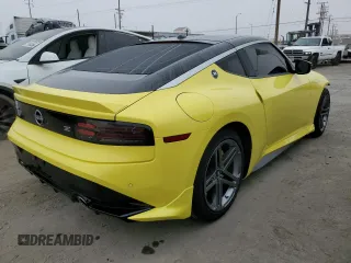 2023 Nissan Z Performance z VIN JN1BZ4BH1PM310365, wystawiony jako Copart lot #73693544 z przebiegiem 10 320 mil mil oraz Szkody całkowita. Historia ofert i sprzedaży dostępna na DreamBid. Obrazek 3.